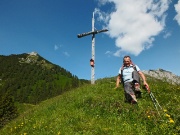 26 Alla croce del Monte Colle  col Pizzo Badile alla spalle...